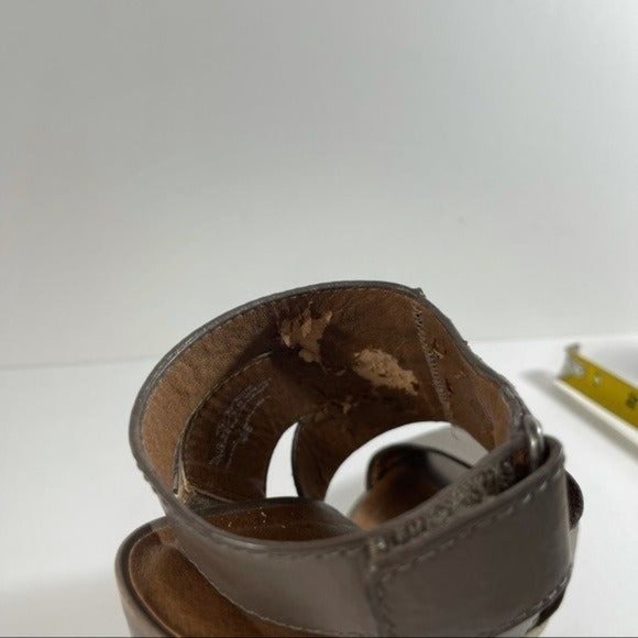 Sacks Fifth Avenue Heels Block Sandals #8 - Picture 4 of 9